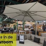 Life Outdoor Living Jasmijn parasol rond in de showroom in Roden